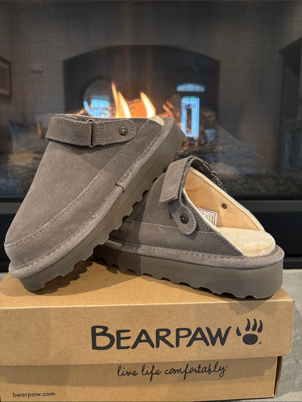 Bearpaw Brooke Cow Suede upper,sherpa fleece upper & lined,bear coat treated